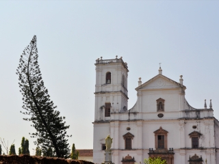 果阿教堂和修道院