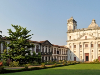 果阿教堂和修道院