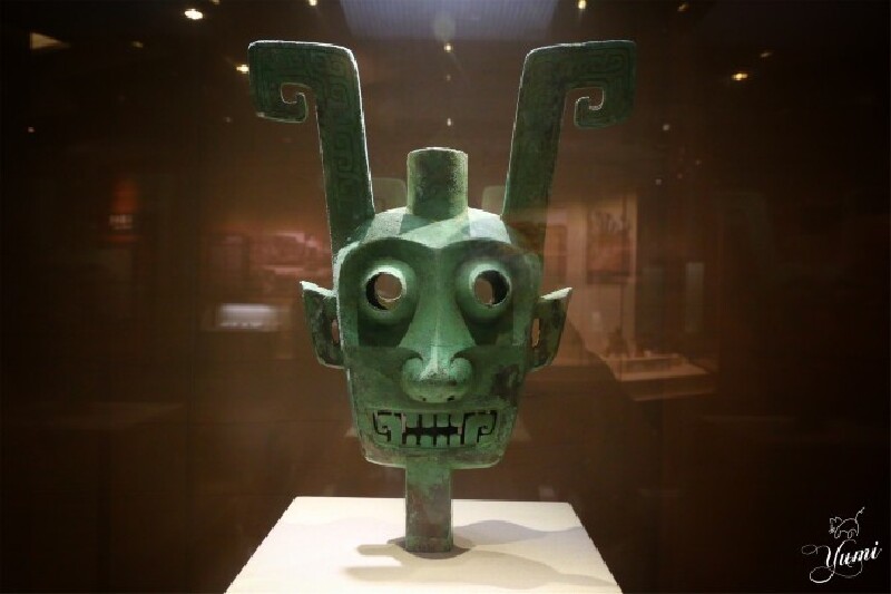 商双面神人青铜人像