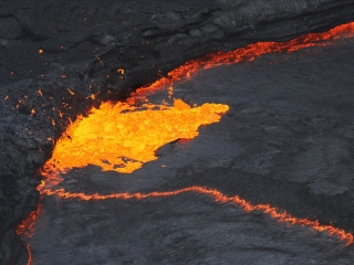 尔塔阿雷火山
