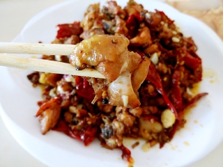 朋聚缘柴窝堡辣子鸡(哈密路店)