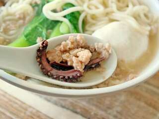 通师傅鱼丸肉菜面馆（金鸿大厦店）