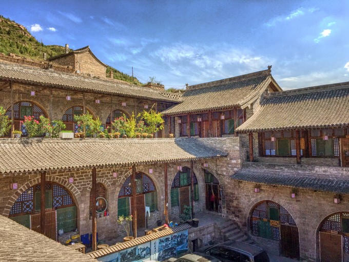 吕梁碛口客栈 干净整洁的院落错落有致