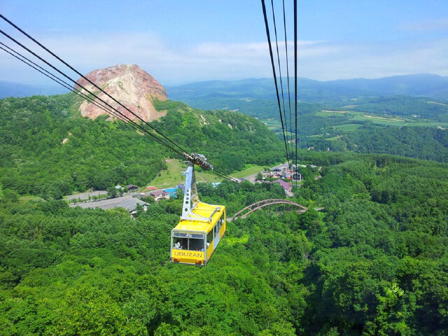 有珠火山 (约60分钟)乘坐观景登山吊车有珠山ropeway