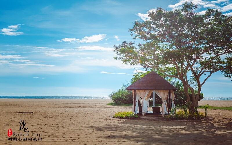 大海边漂亮的小房子,在这里边品一杯红酒,边赏