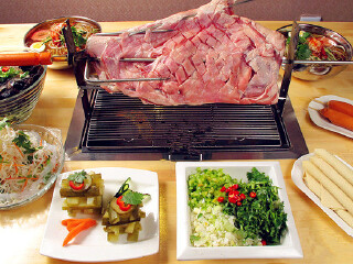 篝火相约生烤羊排羊腿