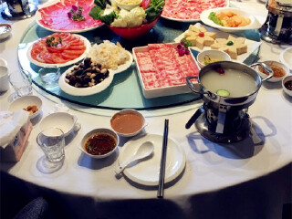 红叶醉美火锅故事