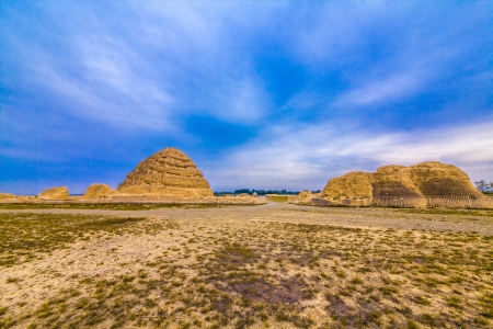 <宁夏+沙湖+影视城+西夏陵+腾格里沙漠+沙坡头3日游>2人起订/16人小团/嗨翻腾格里沙漠/露营篝火观星空日落/制作活字印刷/甄选酒店住宿