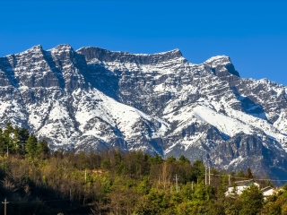 轿子雪山风景区