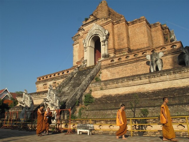 泰国清迈4晚6天 当地五星酒店 双龙寺+花宫庙