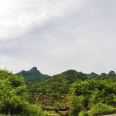 千山桃花溪谷山峰山林与漫天白云_9450
