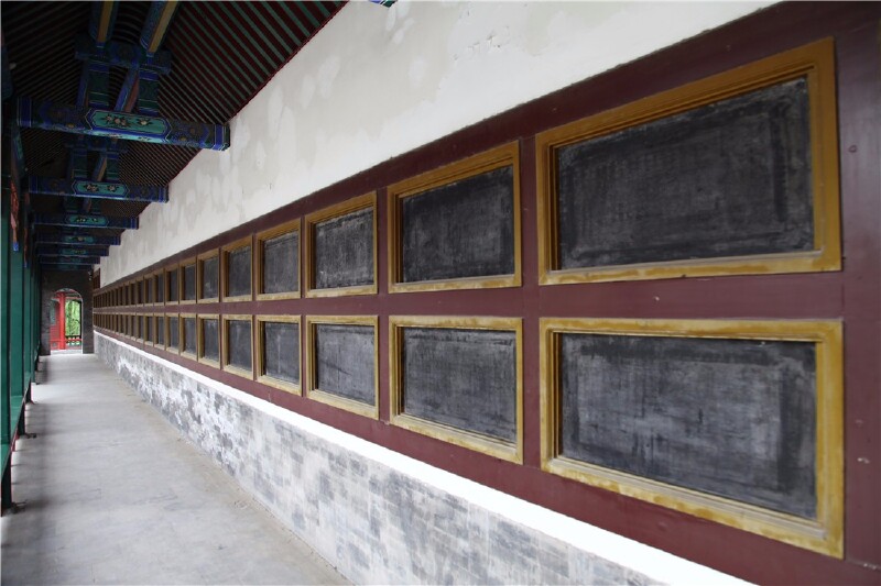 历史的记录者:古莲花池的碑刻