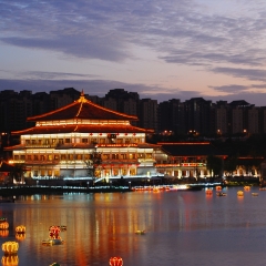 城市类：西安曲江阅江楼夜景_16889