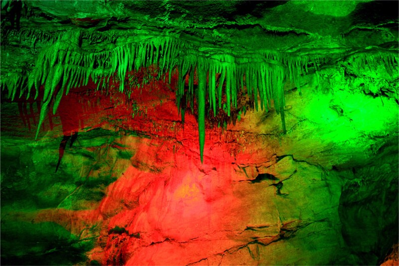 野三坡鱼骨洞泉景区探怪泉游溶洞