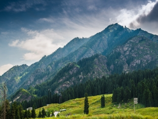 乌鲁木齐天山大峡谷