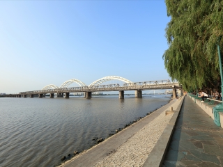 松花江铁路大桥