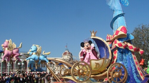 新春预售日本樱花季双飞7日游 东京1天自由W