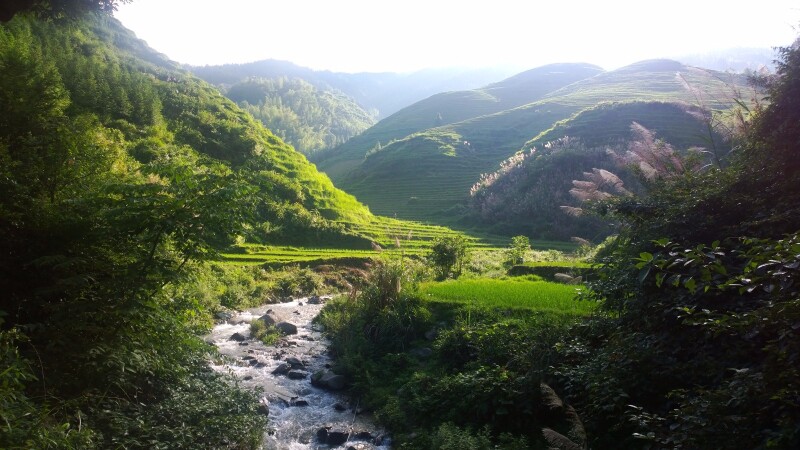 天半地半,梯田田畔