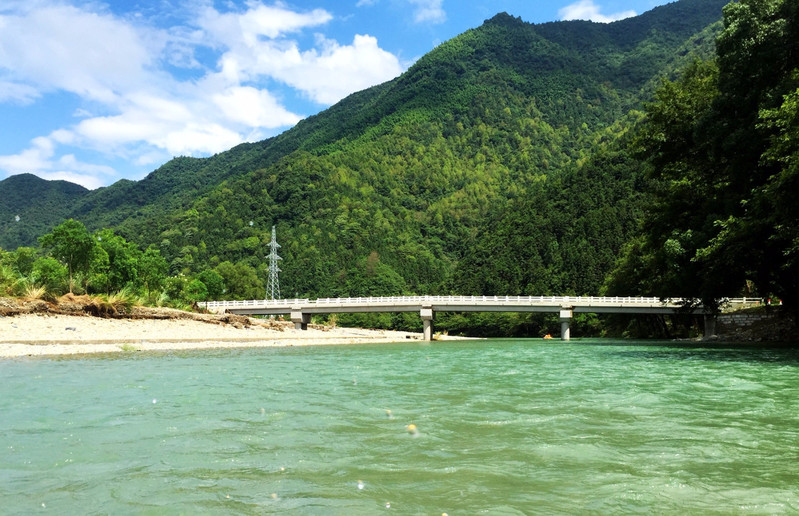       石台剡溪漂流