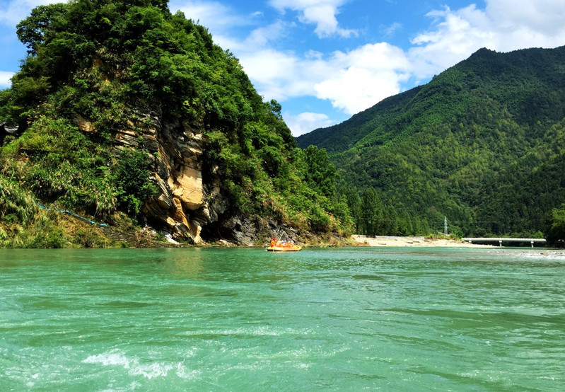       石台剡溪漂流