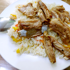 粒粒香特色小锅抓饭