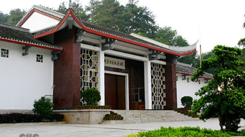  花明楼-韶山纪念馆汽车1日游>长沙往返,含午餐,含韶山景区换乘车费