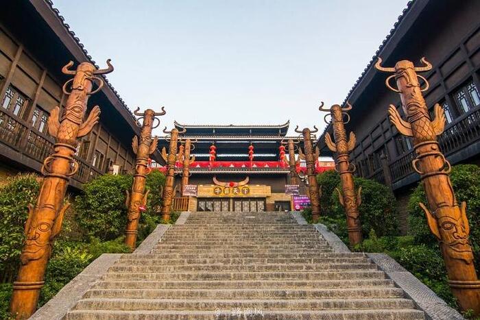 多彩贵州‖云上丹寨,迷人的万达小镇