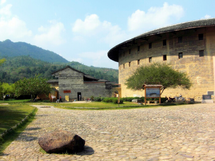 带着挖财去旅行#长汀永定土楼培田古民居冠豸山石门湖三日游