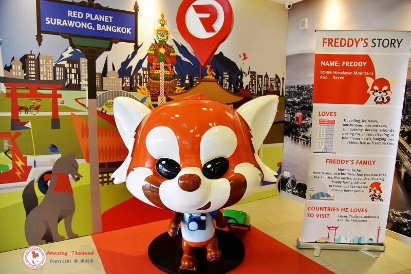 曼谷红星苏拉翁酒店大堂的吉祥物