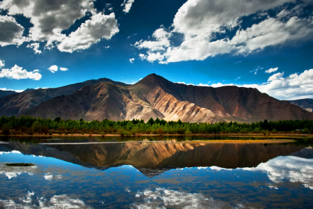 <西藏拉萨-林芝-羊湖双卧12日游>牛人严选,宿高档酒店,10大热门景点,全程0自费,秘境巴松措/大峡谷,赠石锅鸡/便携氧气