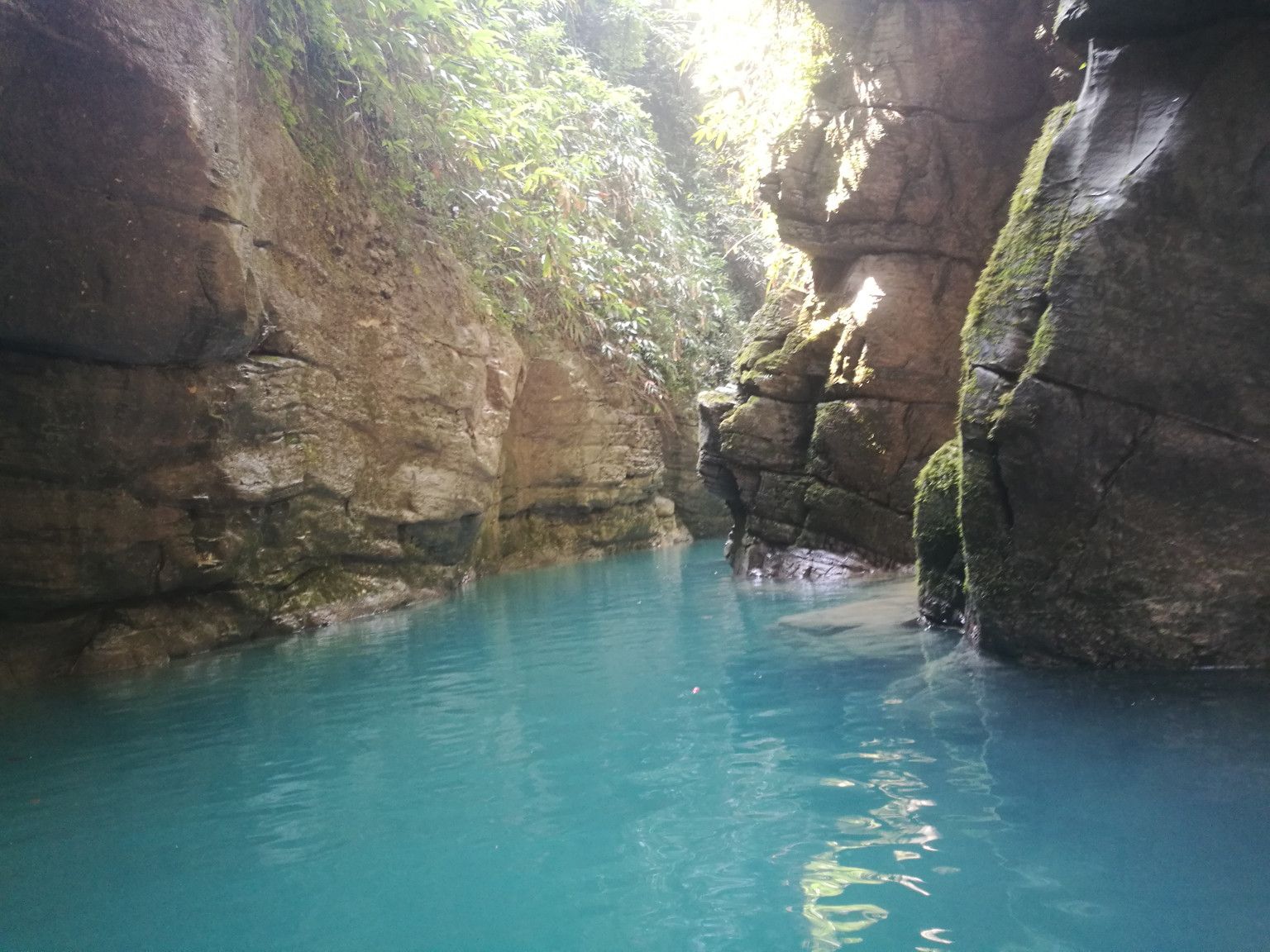 湖北恩施躲避峡谷图片