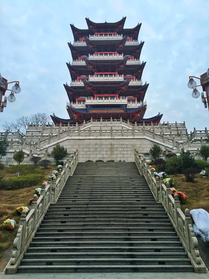 這裡距離韶關國家森林公園不遠,是俯瞰韶關市全景的好去處