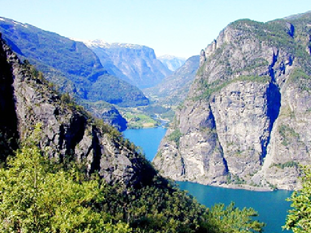 上海-北欧四国+俄罗斯-德国14日游 东航直飞 双