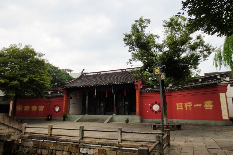 城隍庙到了.基本上走到头了.