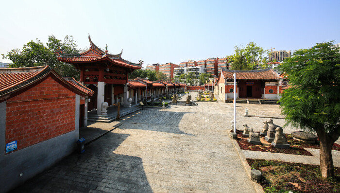 0592-7122883 到达交通:乘坐 70,356,610 等路公交到同安小西门下车