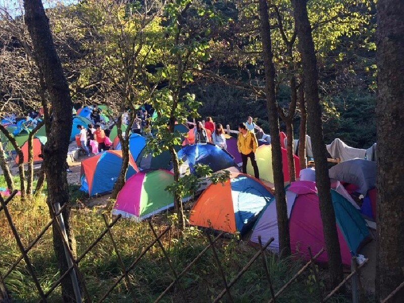 一顶帐篷就是一道风景黄山山顶帐篷露营之旅