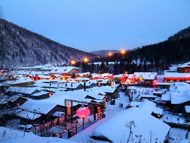  哈尔滨-雪乡-镜泊湖冬捕-长白山-万科滑雪-吉林雾凇双飞7日游>0购,2