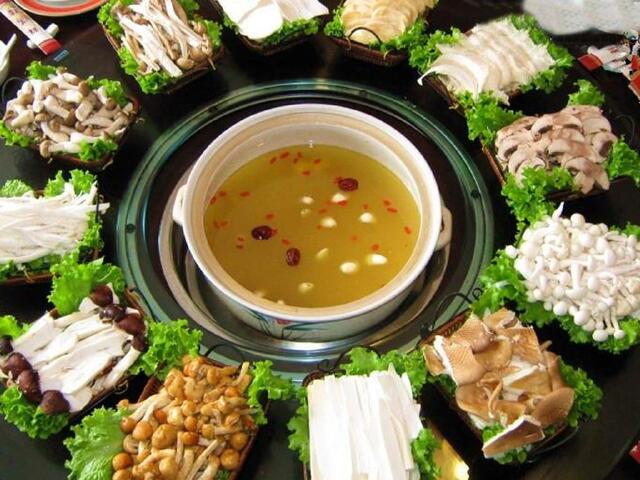 推荐美食:丽江野生菌火锅