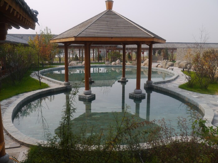 葫芦造型的温泉.