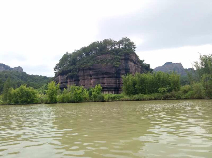 丹霞山群象出山图片