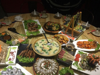 东港思烤主题串吧