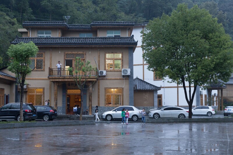 雨中的杨家院子