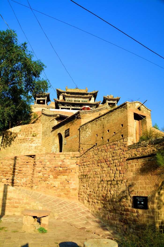 右面的一块石碑仔细看来更是有趣,是道光二十七年永宁州知府王继贤题