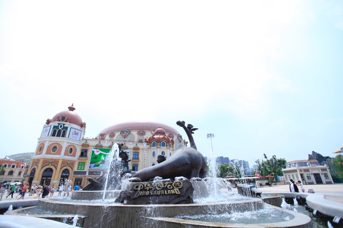 这里就是恐龙园的新大门.