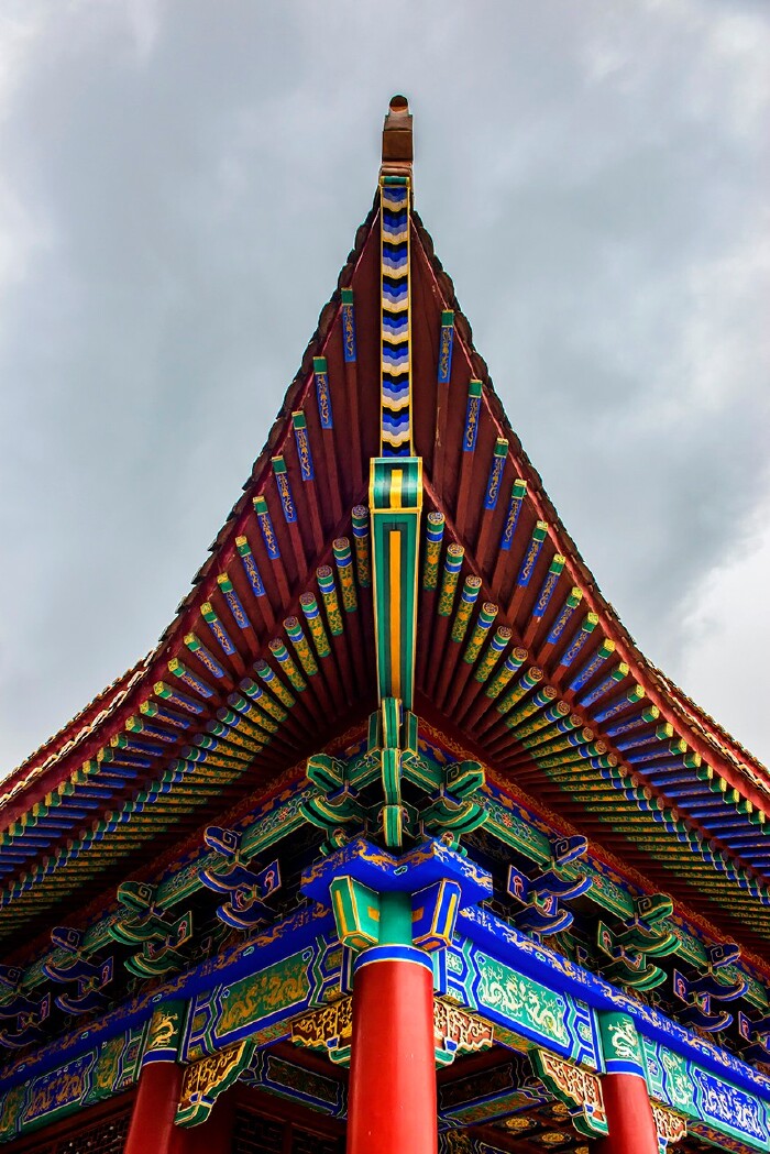 特别喜欢的一个檐角,专门拍一张留个纪念.