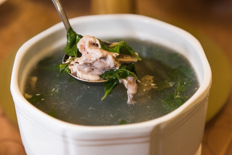 【枸杞猪杂汤】 枸杞叶猪杂汤具有补肝明目