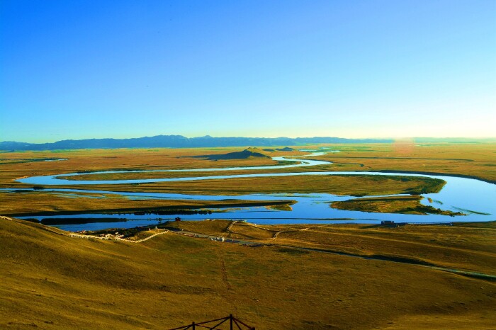 老年人去黄河九曲第一湾旅游【途牛首发】.