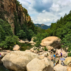 青岛崂山北九水峡谷戏水