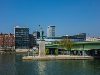 巴黎自由女神像