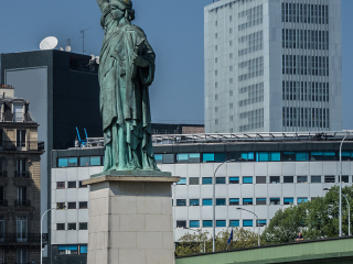 巴黎自由女神像